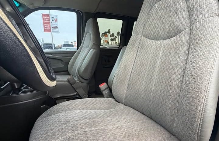 
								2006 Chevrolet express 2500 passenger full									