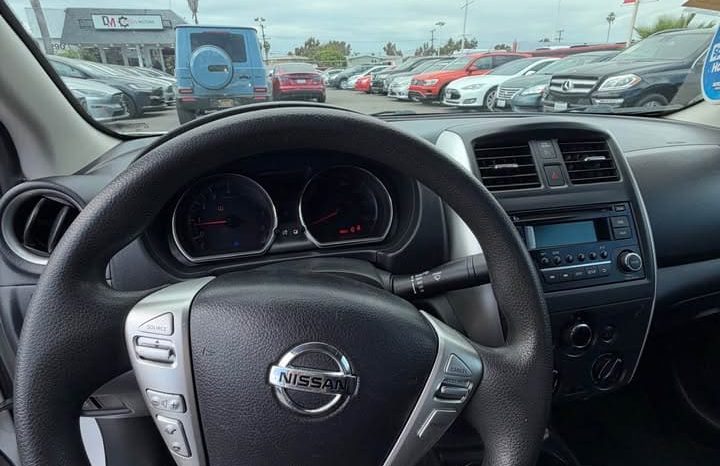 
								2015 Nissan versa full									