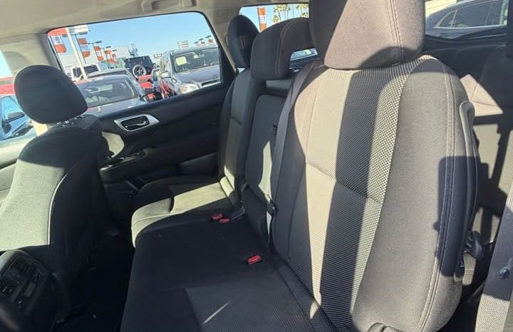 
								2017 Nissan pathfinder full									