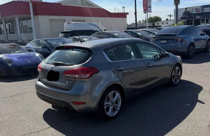 
								2016 Kia forte 5 EX Hatchback 4D full									