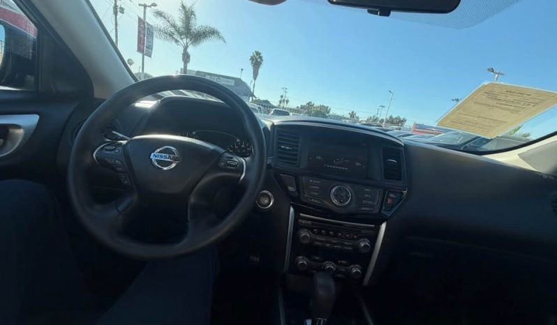 
								2017 Nissan pathfinder full									