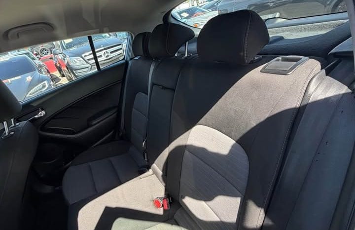
								2016 Kia forte 5 EX Hatchback 4D full									