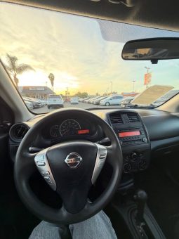 
										2015 Nissan versa full									