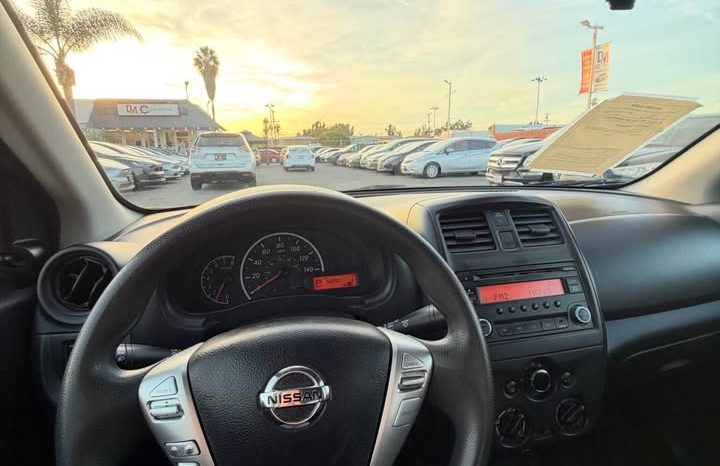 
								2015 Nissan versa full									