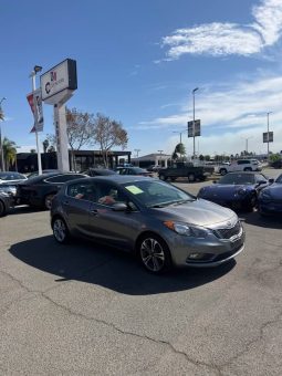
										2016 Kia forte 5 EX Hatchback 4D full									