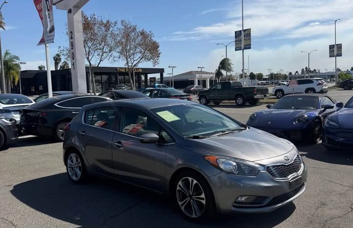 
								2016 Kia forte 5 EX Hatchback 4D full									