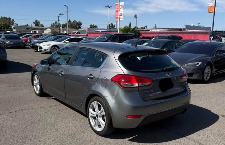 
								2016 Kia forte 5 EX Hatchback 4D full									