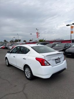 
										2015 Nissan versa full									