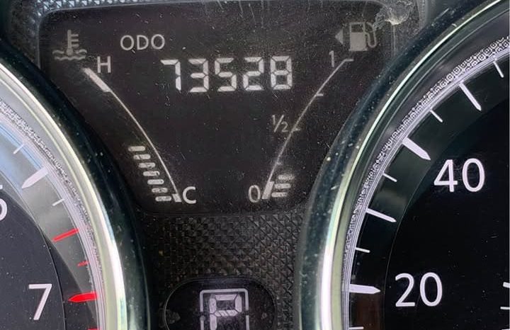 
								2015 Nissan versa full									