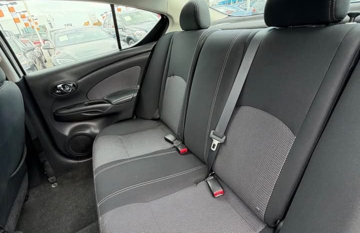 
								2015 Nissan versa full									