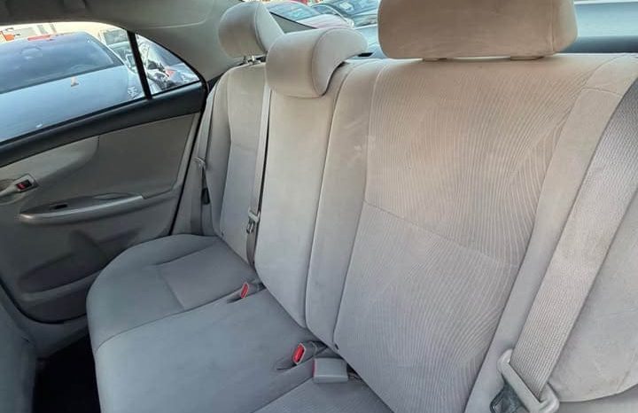 
								2011 Toyota corolla full									