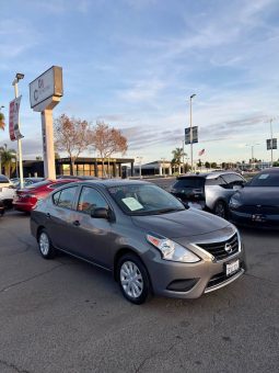 
										2015 Nissan versa full									