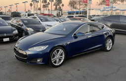 2015 Tesla model s 70D Sedan 4D