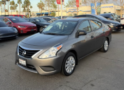 2015 Nissan versa